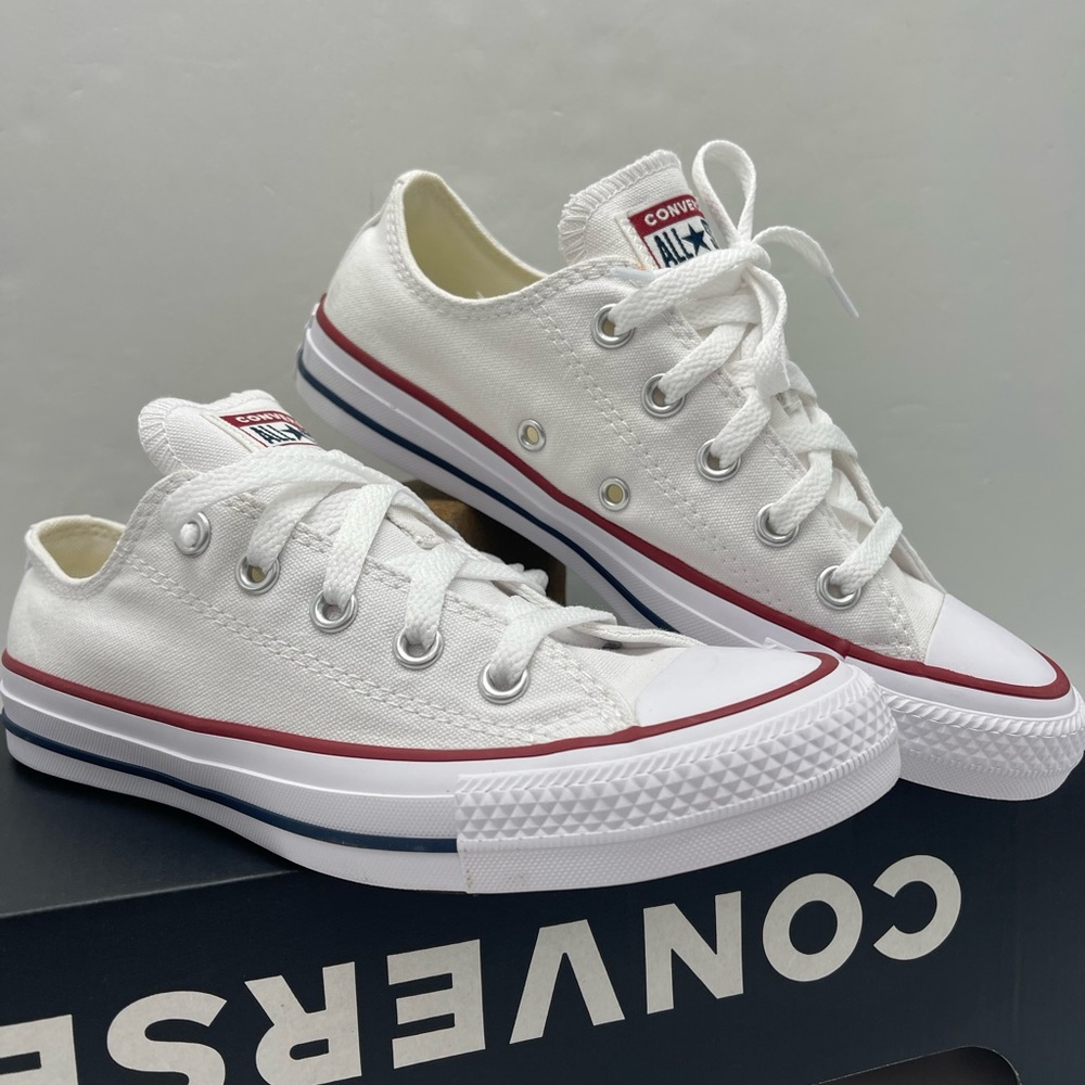 CTAS WMNS Chuck Taylor All Star LOW TOP SHOE
M7652C Black/White Sneakers - Picture 4 of 16